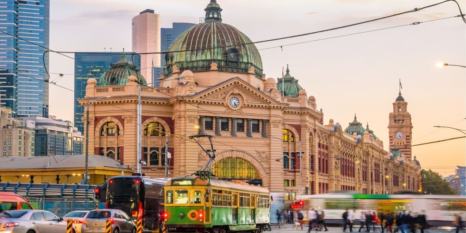 Melbourne Laneways Mystery Picnic with Helicopter Adventure