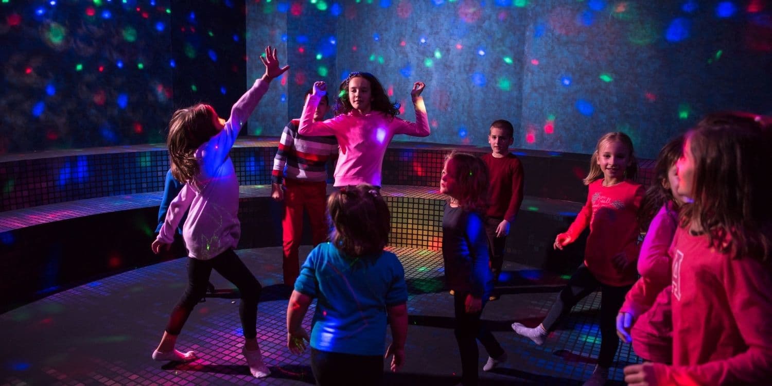 2 Hosts Swiftie Disco for 21 to 40 kids