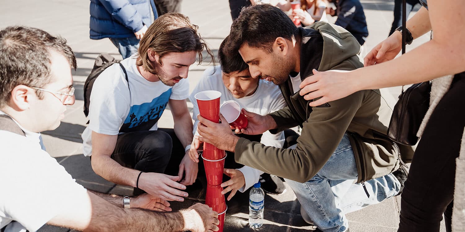 Team Building - Amazing Race - Booze & Clues