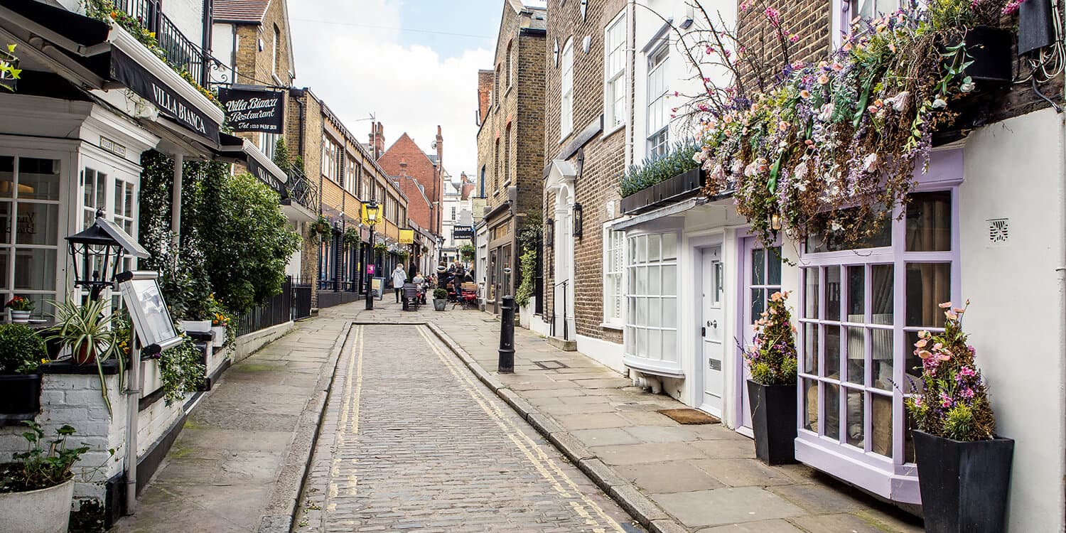 Mystery Picnic Date - Hampstead